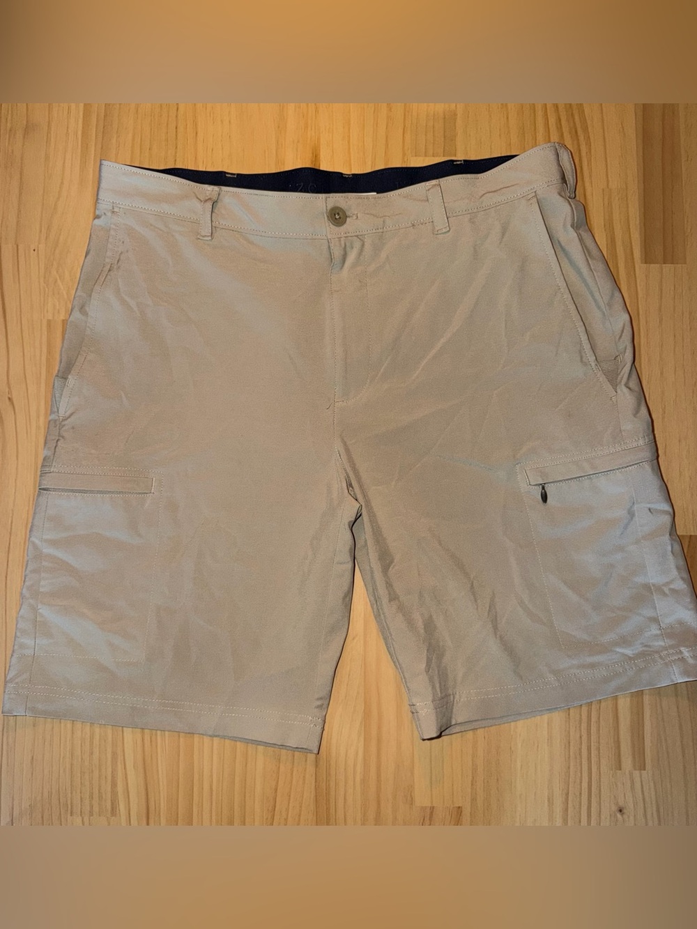 Izod Men's Light Gray Hybrid Shorts